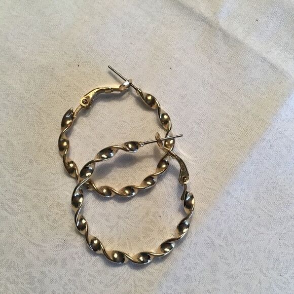 $8 ea or 3/$15 Goldtone Twisted Rope Hoops - Picture 2 of 7
